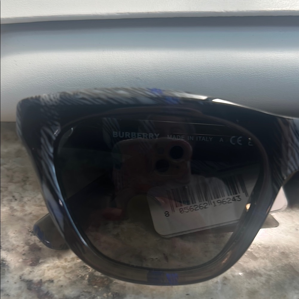 Burberry Black Sunglasses - Picture 2 of 8